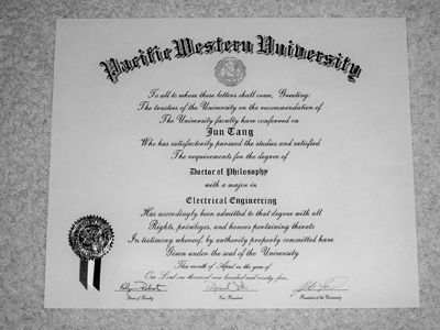 �ƿ���ʾ��ʿѧλ֤�顡�����ӳ�Ϊ&ldquo;Ұ����ѧ&rdquo;