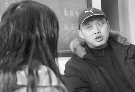 �ϳ�һ��ʦ������8�������� �Ȼ���ƭѧ��