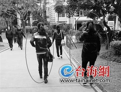 300�������������̾����ź��� һ�䷿סʮ����