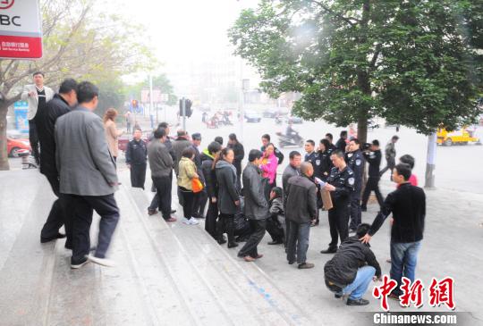 ������Ա�ڹ�������������������ʱ�������ץ��