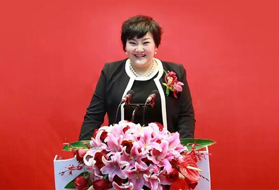 公司年会老总_公司年会图片(3)
