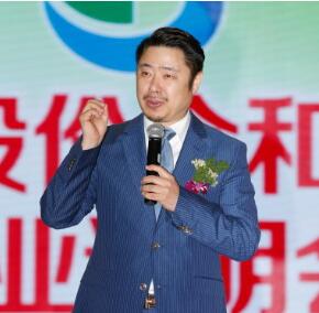 松达老总_海乐达食品厂老总照片
