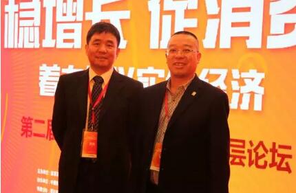 老总和副总_老总和秘书办公室吻戏