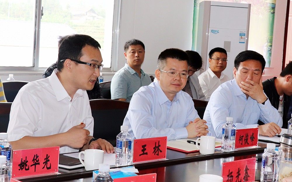 湖南省委常委领导赴安化开展脱贫攻坚调研工作