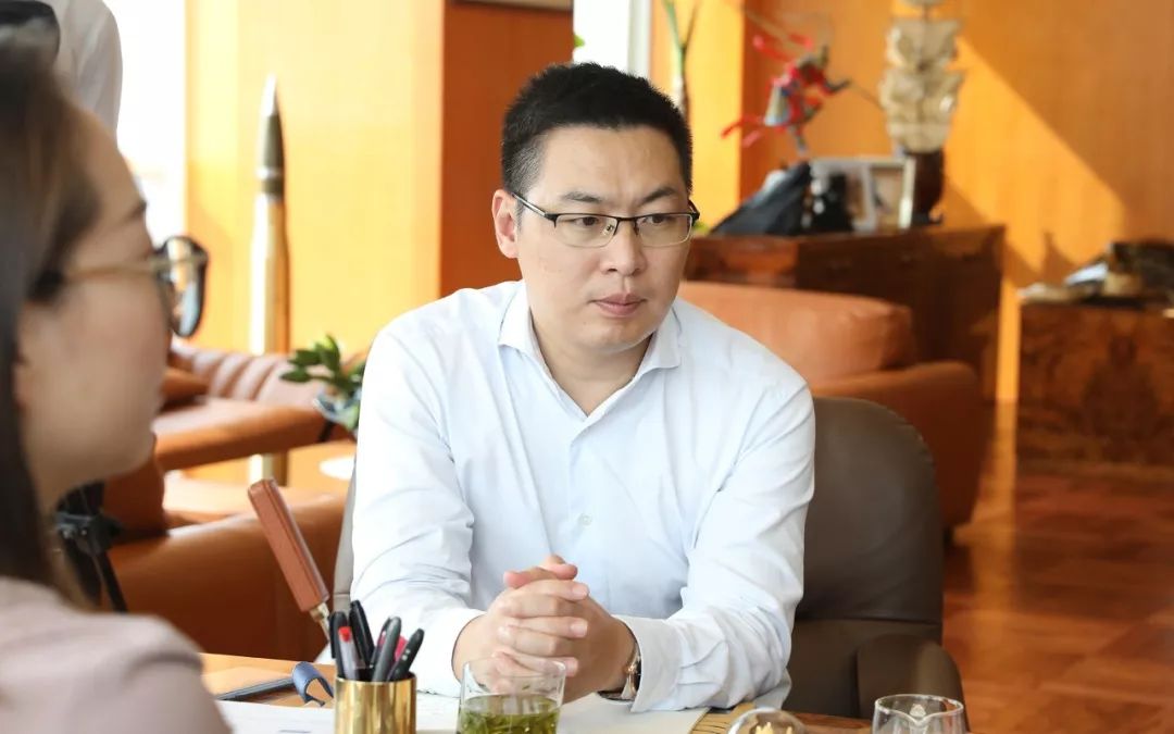 绿叶购老总_红花绿叶图片