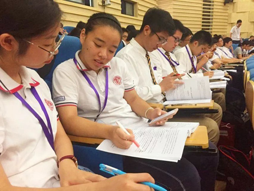 长辈沉迷保健品 上海中学生写提案进全国两会