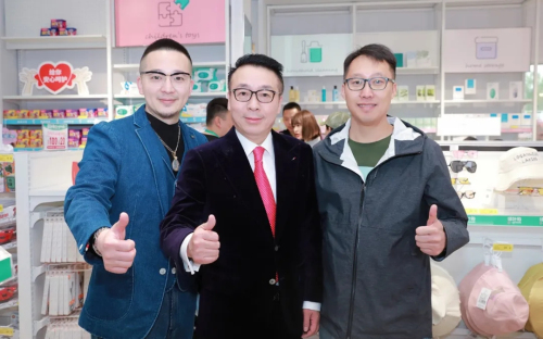 绿叶购老总_红花绿叶图片
